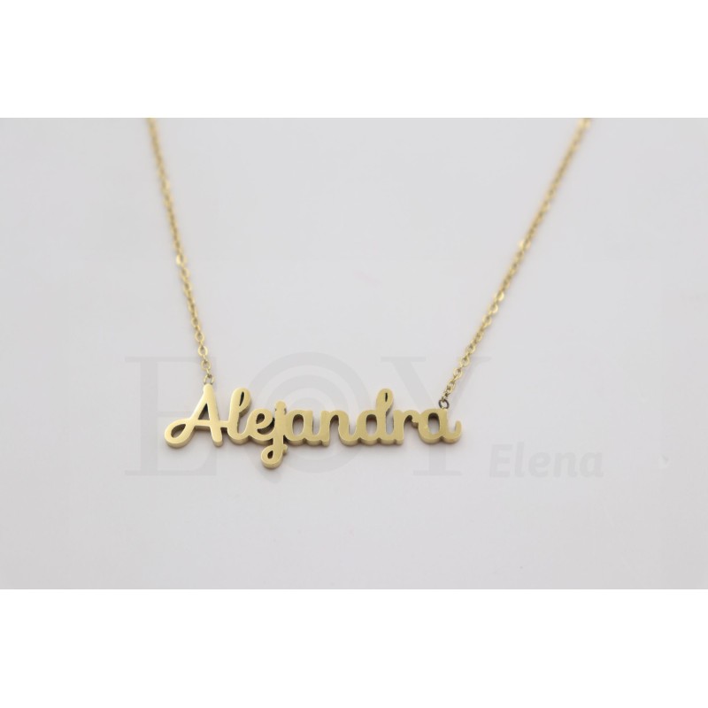 Collar con nombre "Alejandra"