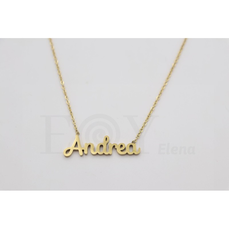 Collar con nombre "Andrea"