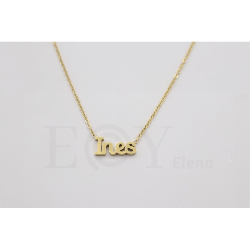 Collar con nombre "Inés"