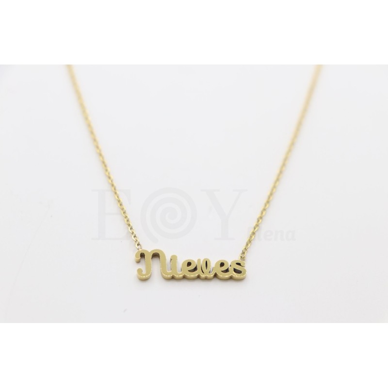 Collar con nombre "Nieves"