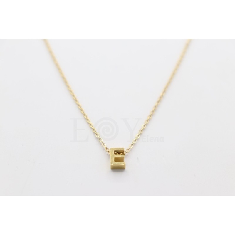 Collar de letra E