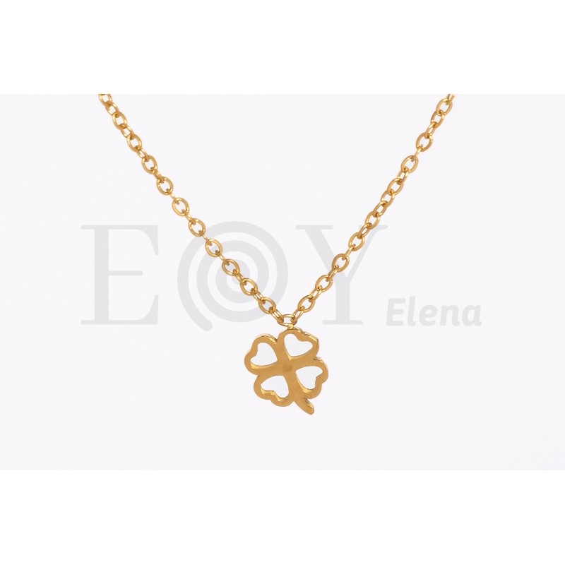 Collar con colgante de trébol en forma de corazones